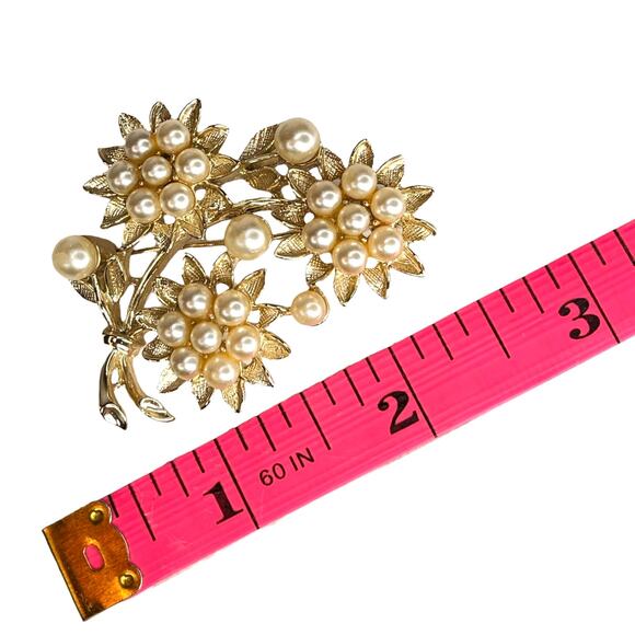 VTG Lisner Gold Flower Faux Pearl BROOCH 2.5" Pin Pendant Sunflowers Cluster - Picture 2 of 7